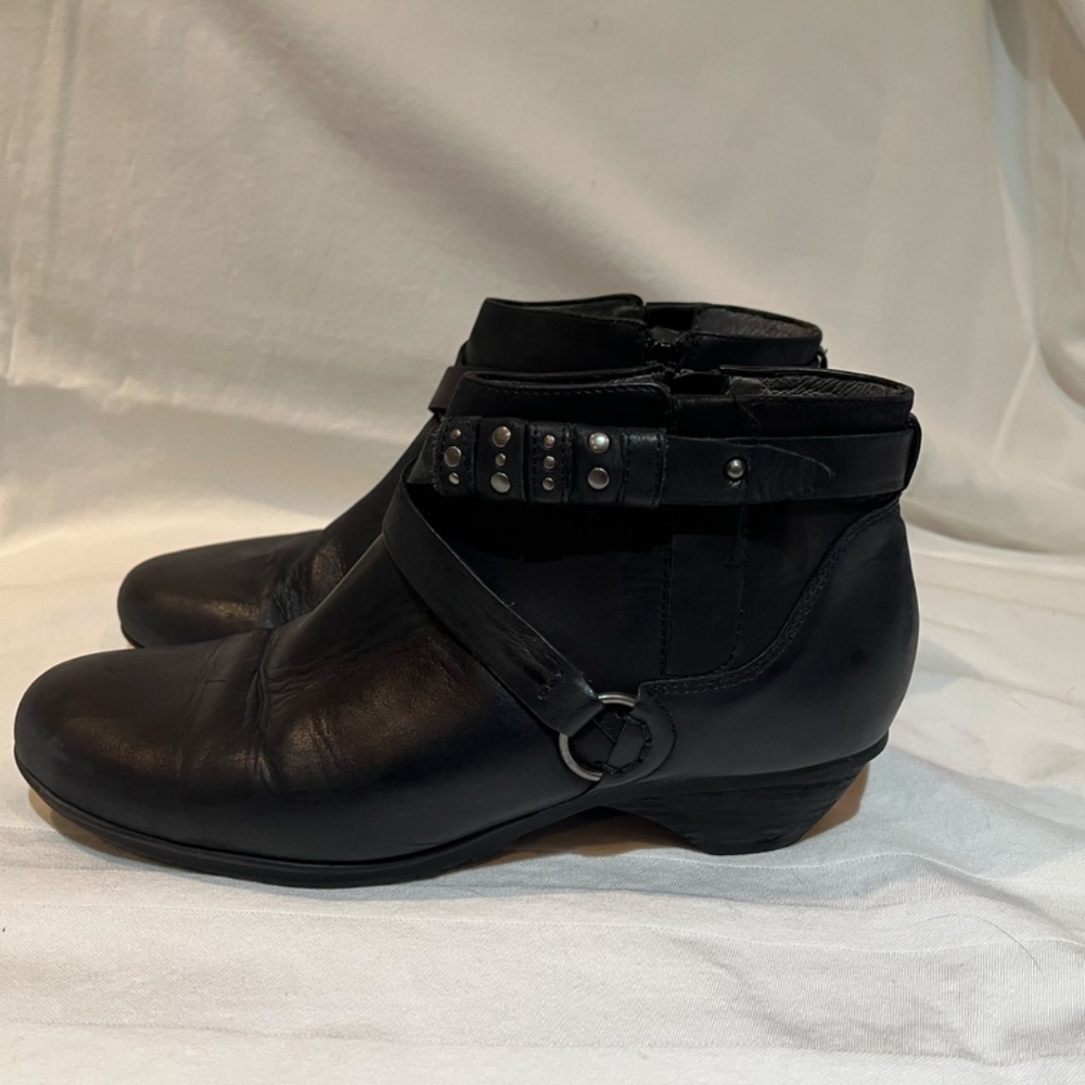 Abeo Women's Nancy Ankle Boots Black Leather Size 7 Side Zip Leather Straps
